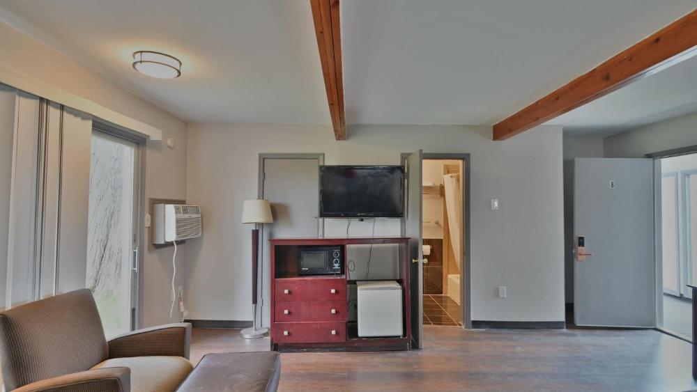 Room image 3