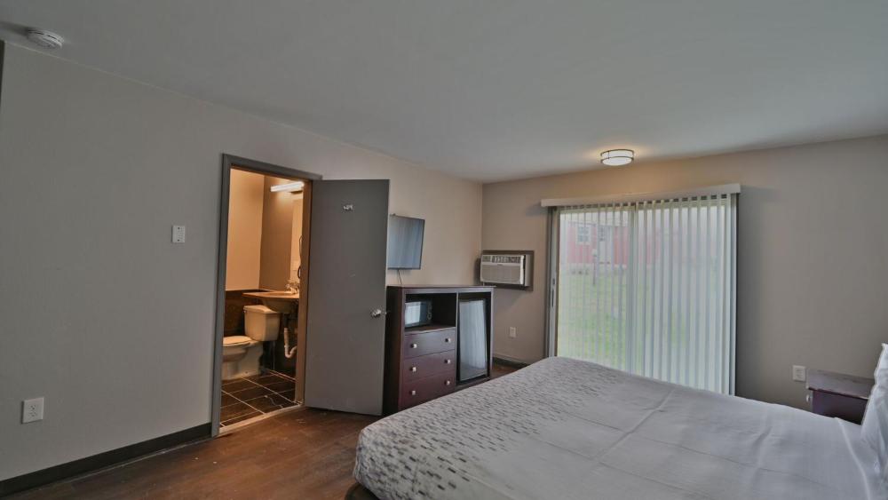 Room image 3